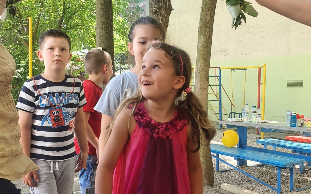 Мента, здравец и равнец – подходящи за венец!